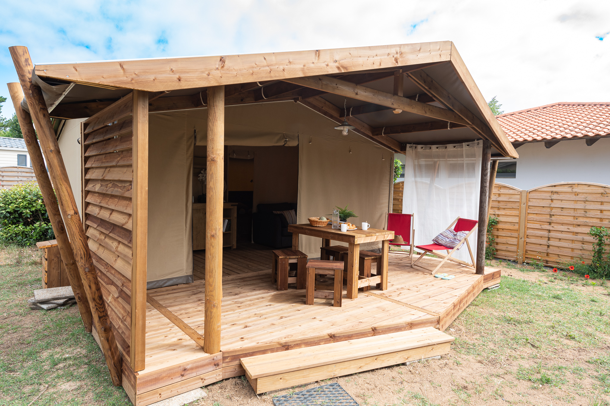 Zelt Ecolodge Family – 2 Schlafzimmer 2/4 Pers.