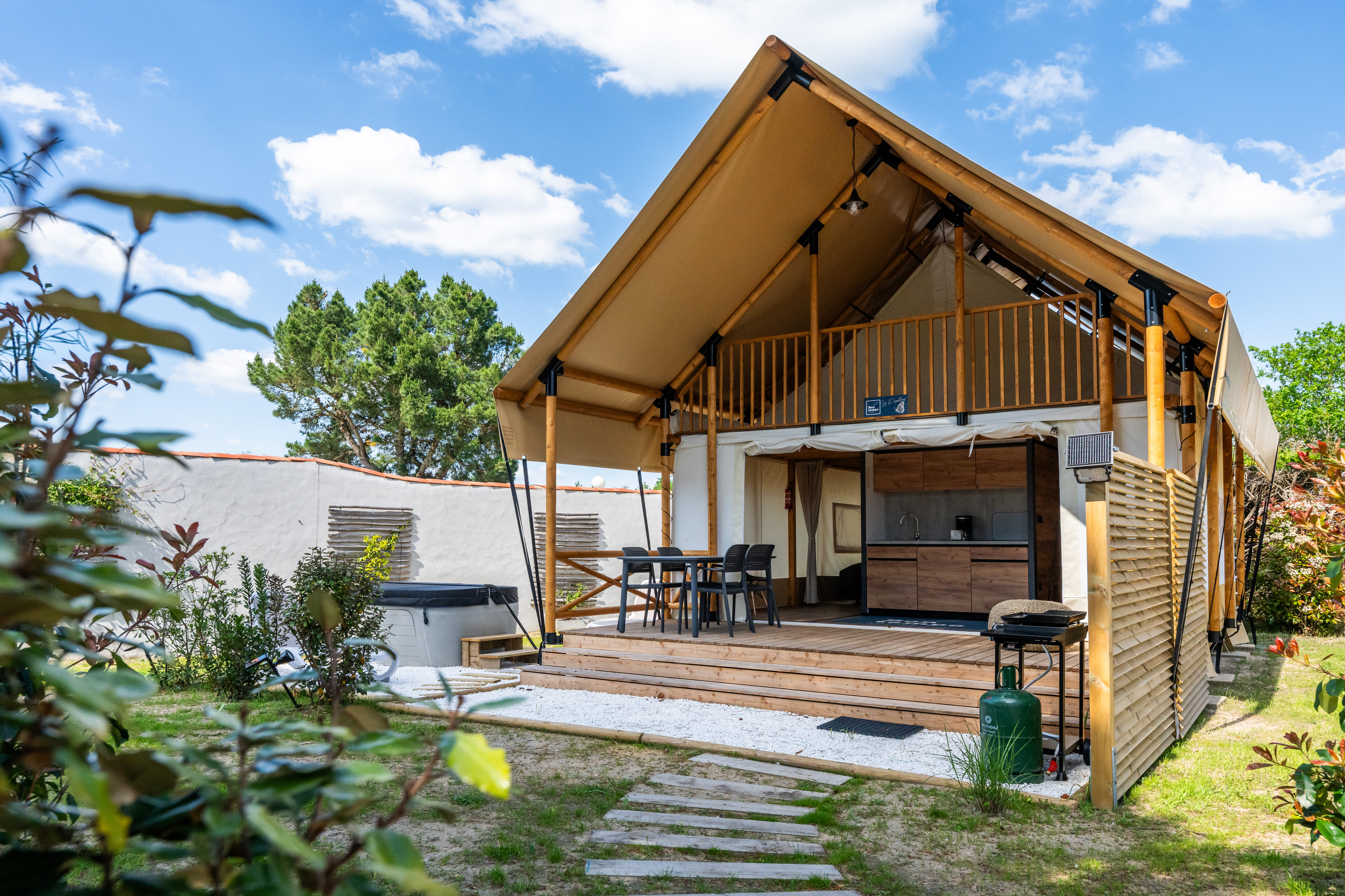 Nature Lodge – 3 Schlafzimmer – Spa (Bettwäsche und Handtücher inklusive) 2/6 Pers.