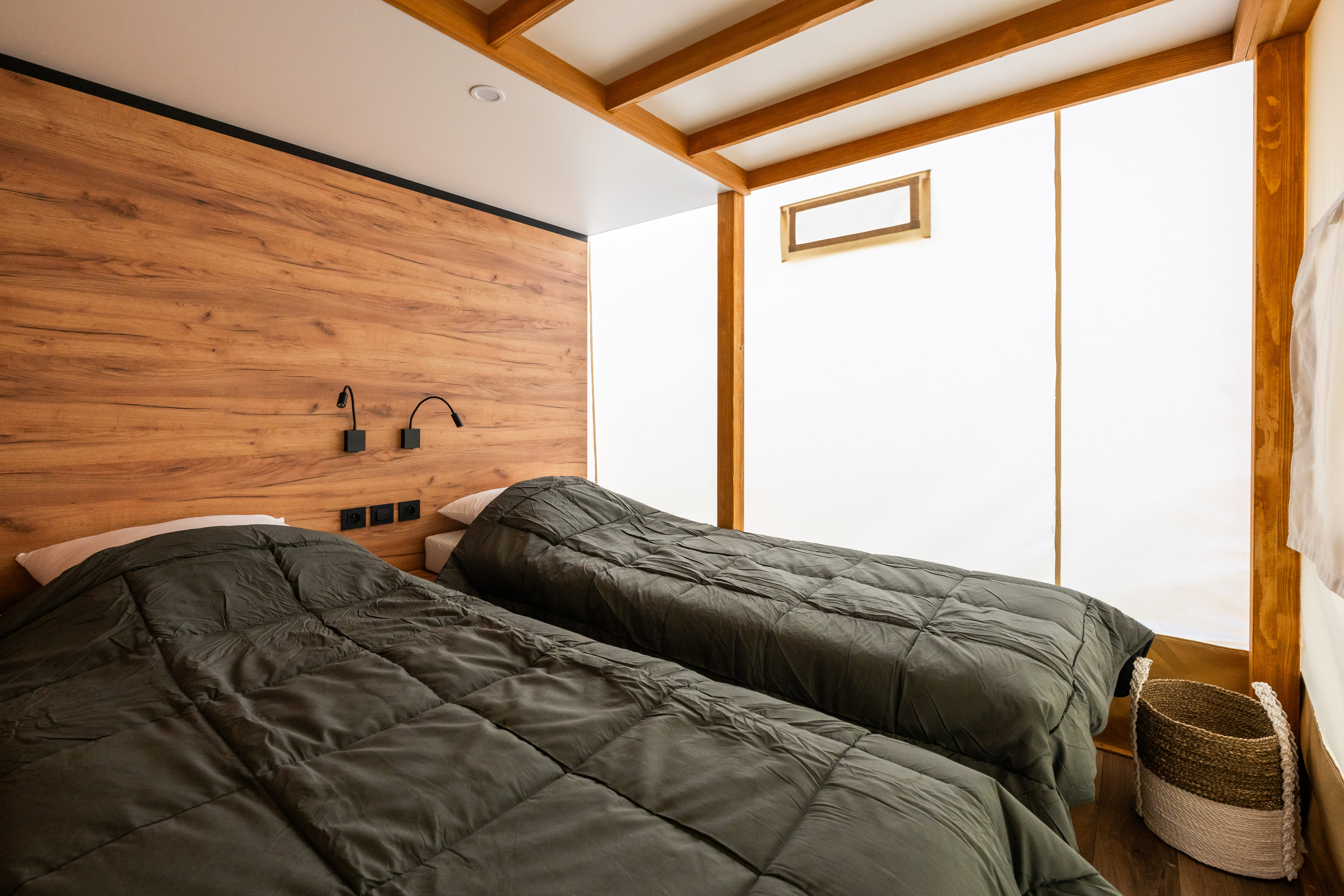 Nature Lodge – 3 Schlafzimmer – Spa (Bettwäsche und Handtücher inklusive) 2/6 Pers.