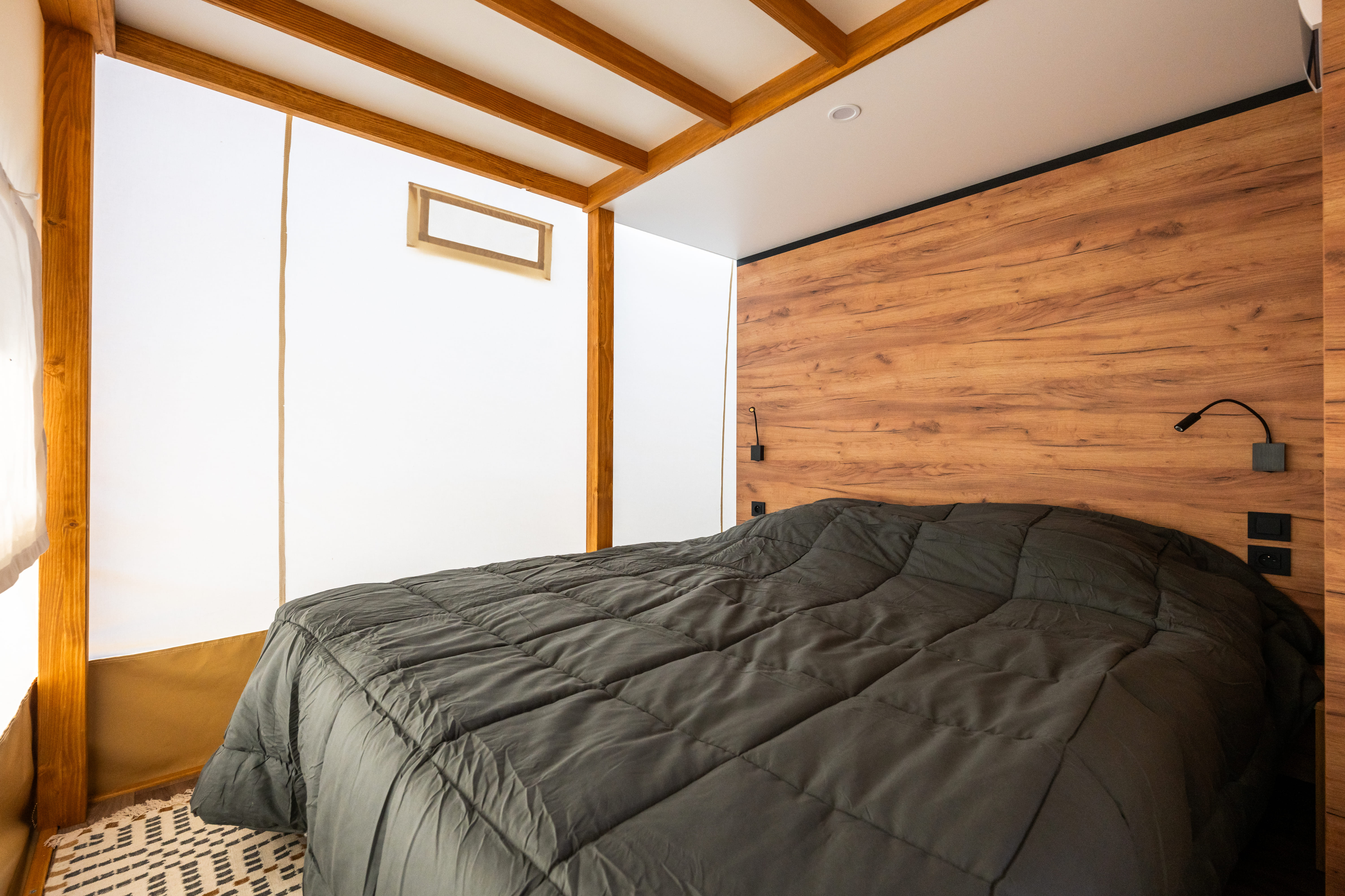 Nature Lodge – 3 Schlafzimmer – Spa (Bettwäsche und Handtücher inklusive) 2/6 Pers.