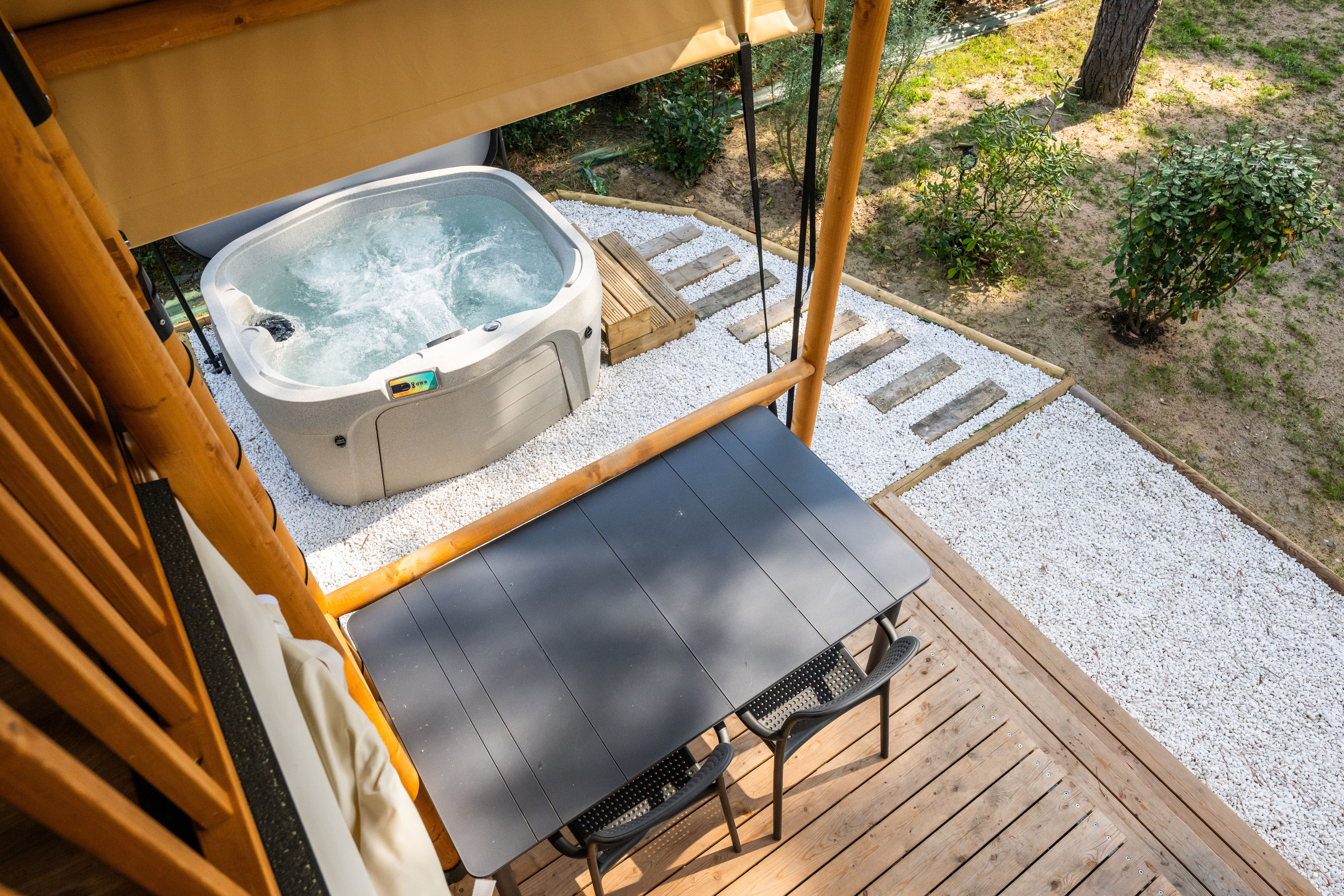 Nature Lodge – 3 Schlafzimmer – Spa (Bettwäsche und Handtücher inklusive) 2/6 Pers.