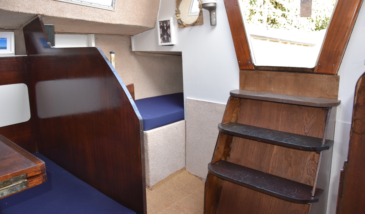 Unusual Lodging – Boat “Brin de folie” 1/2 Ppl.