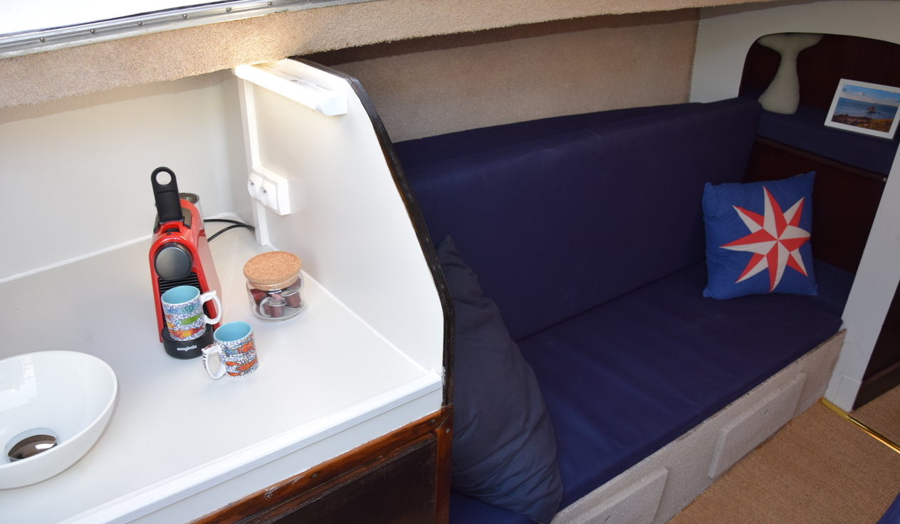 Unusual Lodging – Boat “Brin de folie” 1/2 Ppl.